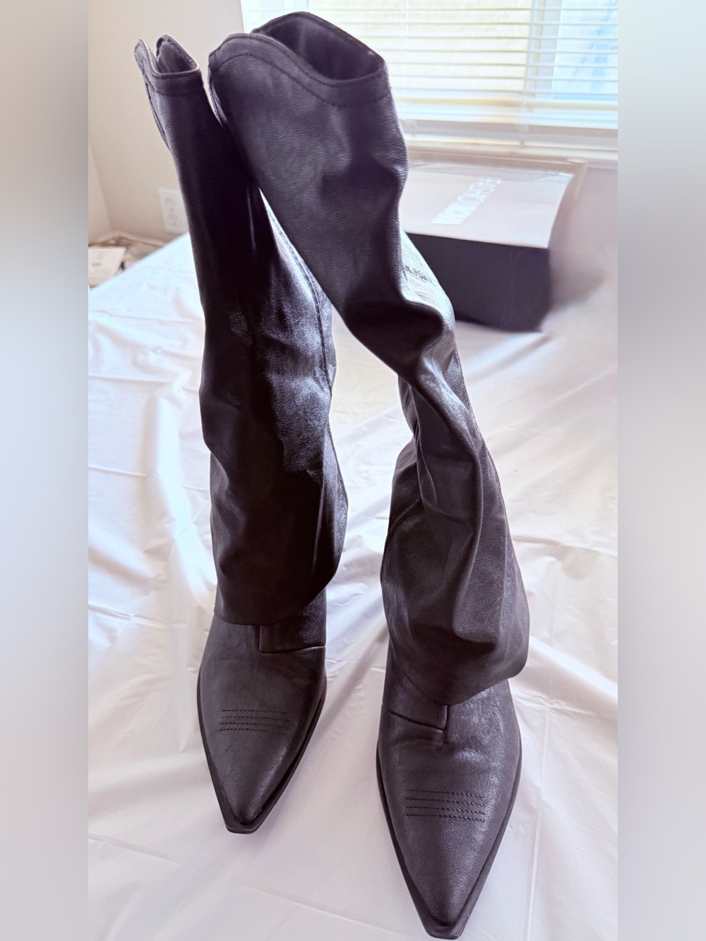 Women's Black Pointed-Toe Mid-Calf faux Leather Boots
